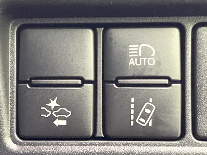 2017 Toyota Esquire DBA-ZRR80G (UW-69f0222e60d82)[17]