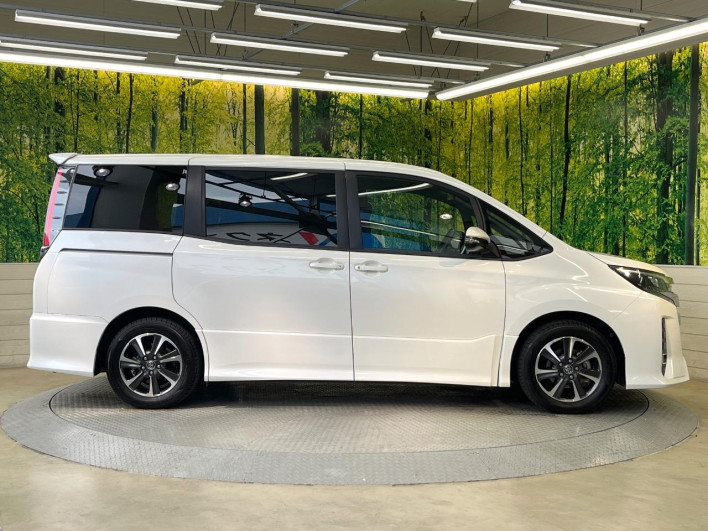 2017 Toyota Noah DBA-ZRR80W (UW-69f0222ee3fc7)[27]