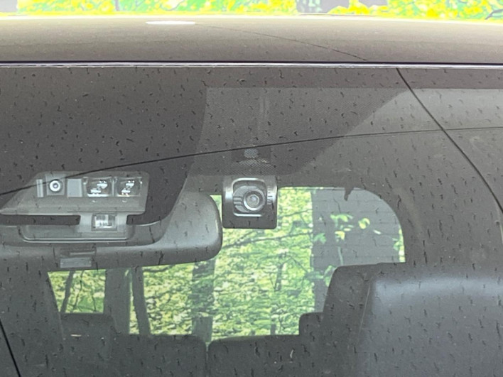 2018 Toyota Noah DBA-ZRR80W (UW-69f0222f24cf0)[21]