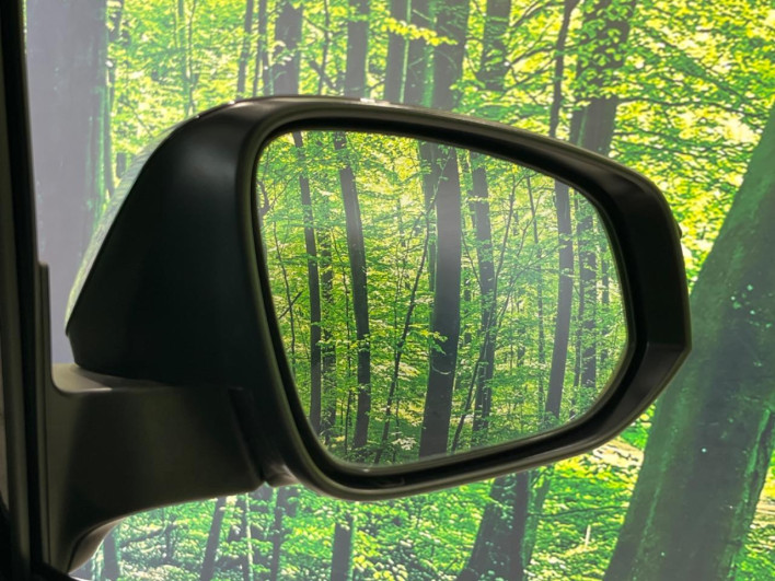 2018 Toyota Noah DBA-ZRR80W (UW-69f0222f24cf0)[23]