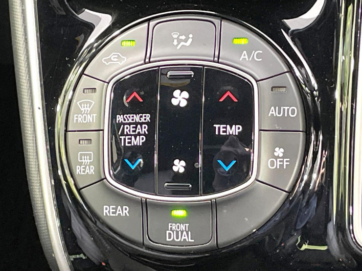 2019 Toyota Voxy DBA-ZRR80W (UW-69f0222fce670)[28]