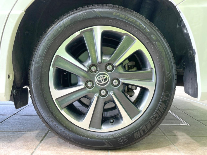 2019 Toyota Voxy DBA-ZRR80W (UW-69f0222fce670)[19]