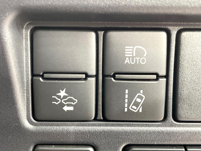 2019 Toyota Voxy DBA-ZRR80W (UW-69f0222fce670)[23]