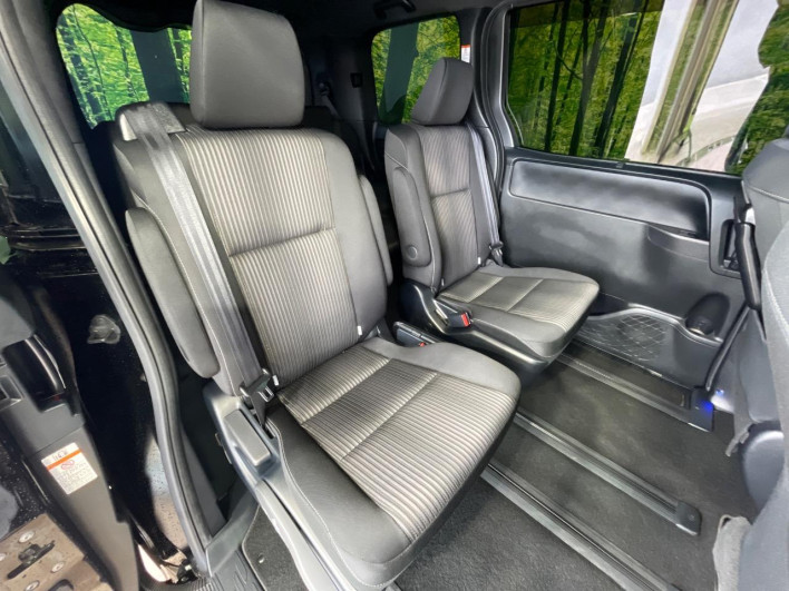 2020 Toyota Voxy 3BA-ZRR80W (UW-69f0223074ac3)[23]