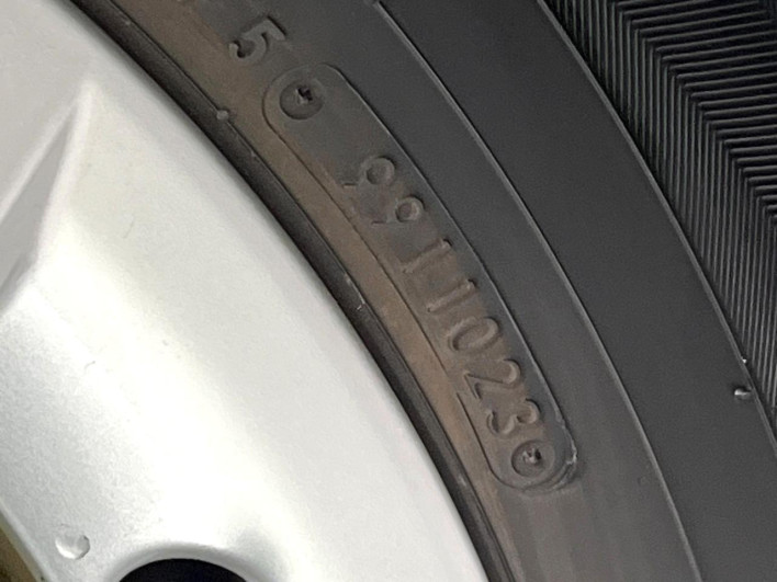 2015 Toyota Harrier DBA-ZSU60W (UW-69f0223271de6)[18]