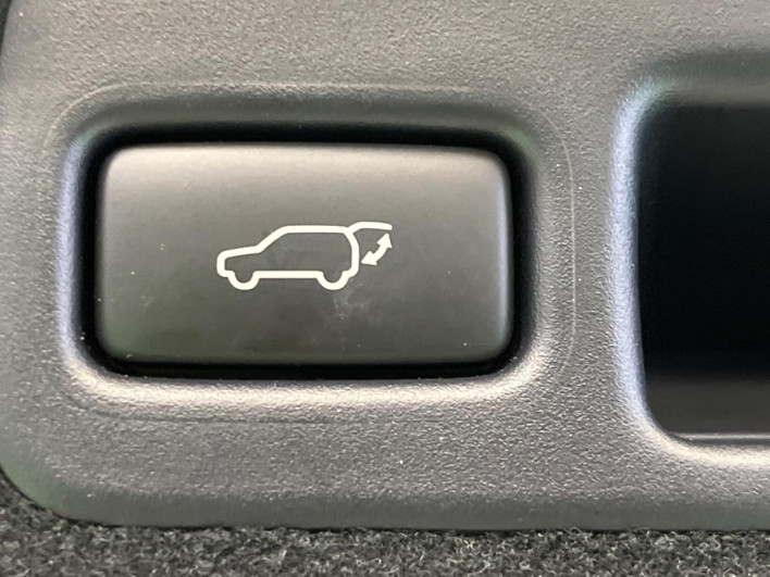 2017 Toyota Harrier DBA-ZSU60W (UW-69f022329d0b3)[14]