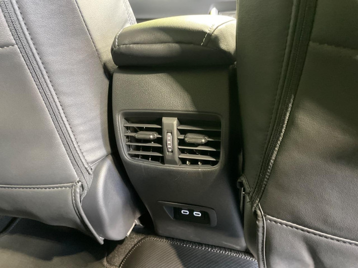 2024 Toyota Corolla Cross 6AA-ZVG13 (UW-69f02234859d0)[23]