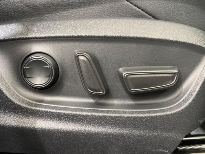 2024 Toyota Corolla Cross 6AA-ZVG13 (UW-69f02235ed6d4)[17]