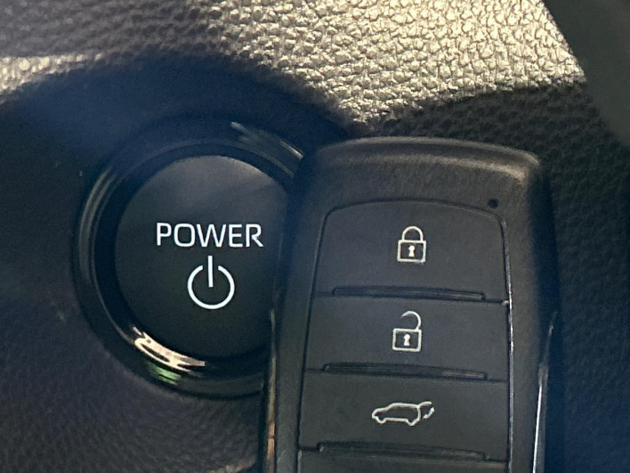 2025 Toyota Corolla Cross 6AA-ZVG13 (UW-69f022366b6be)[26]