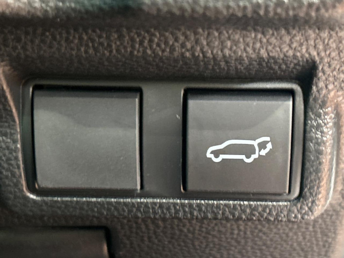 2025 Toyota Corolla Cross 6AA-ZVG13 (UW-69f022366b6be)[15]