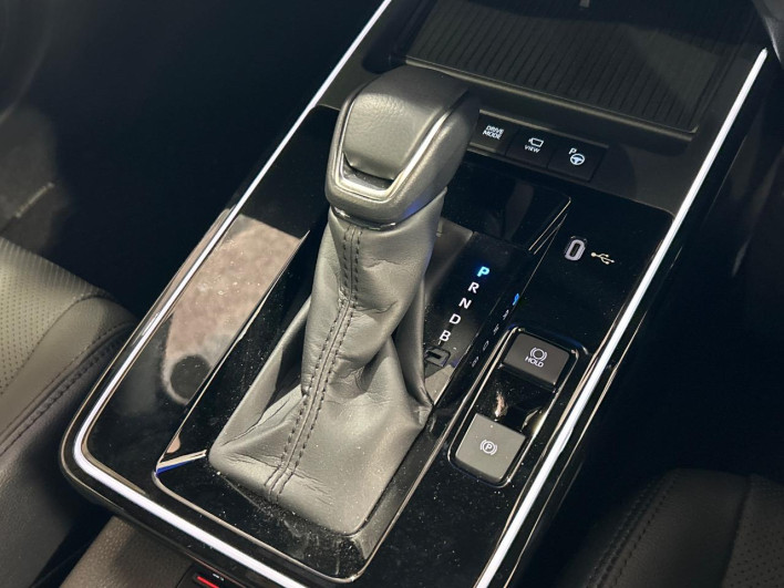 2025 Toyota Corolla Cross 6AA-ZVG13 (UW-69f022366b6be)[23]