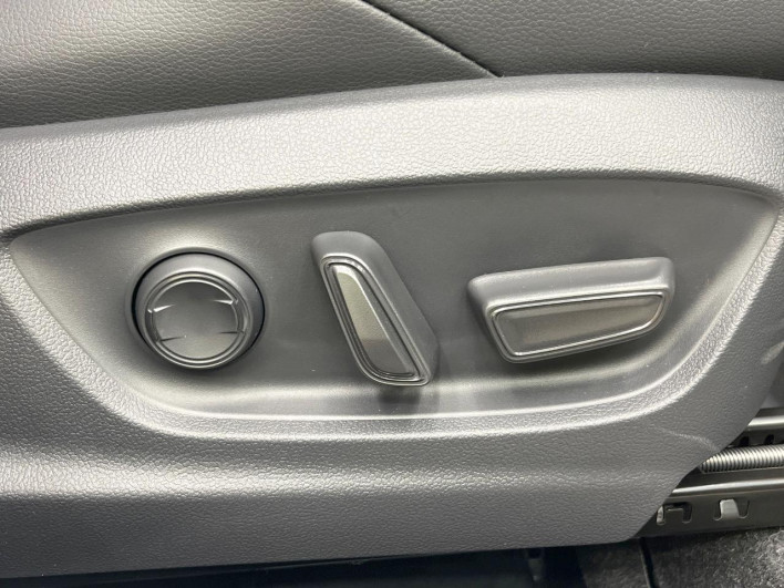 2026 Toyota Corolla Cross 6AA-ZVG13 (UW-69f02237e23da)[16]