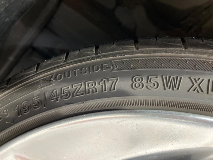 2009 Toyota Prius DAA-ZVW30 (UW-69f0223a1aa0f)[8]