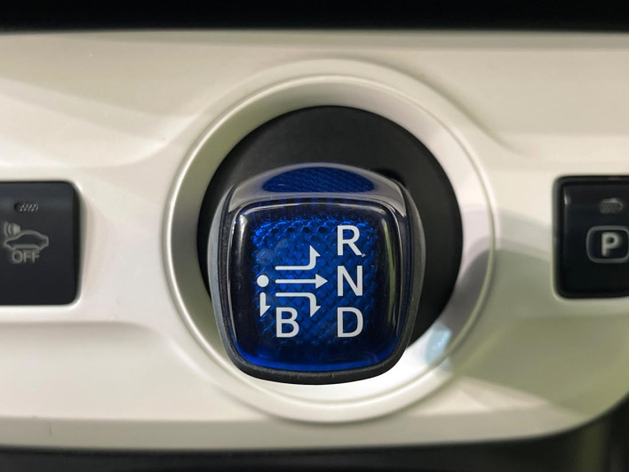 2017 Toyota Prius DAA-ZVW50 (UW-69f0223b4eb57)[17]