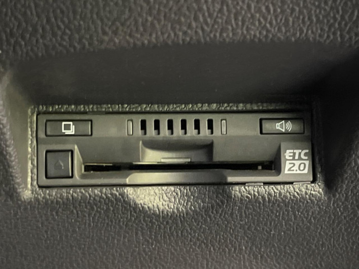 2017 Toyota Prius DAA-ZVW50 (UW-69f0223b4eb57)[9]