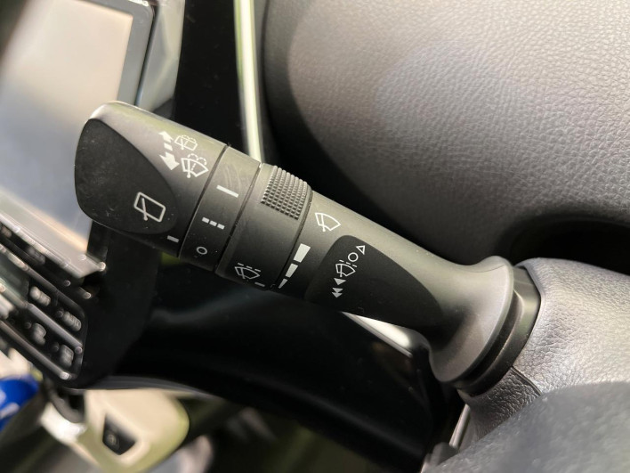 2017 Toyota Prius DAA-ZVW50 (UW-69f0223b4eb57)[10]