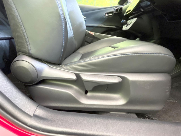 2017 Toyota Prius DAA-ZVW50 (UW-69f0223b81f7f)[14]