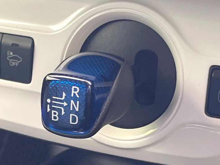 2017 Toyota Prius DAA-ZVW50 (UW-69f0223b81f7f)[22]
