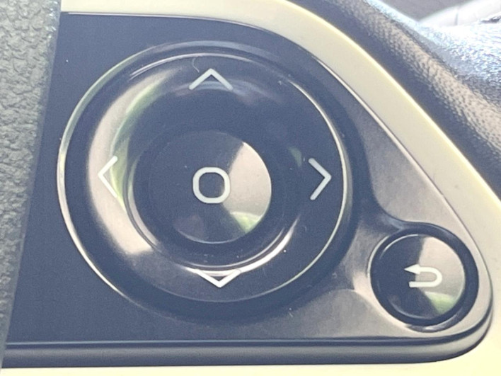 2017 Toyota Prius DAA-ZVW50 (UW-69f0223b81f7f)[18]