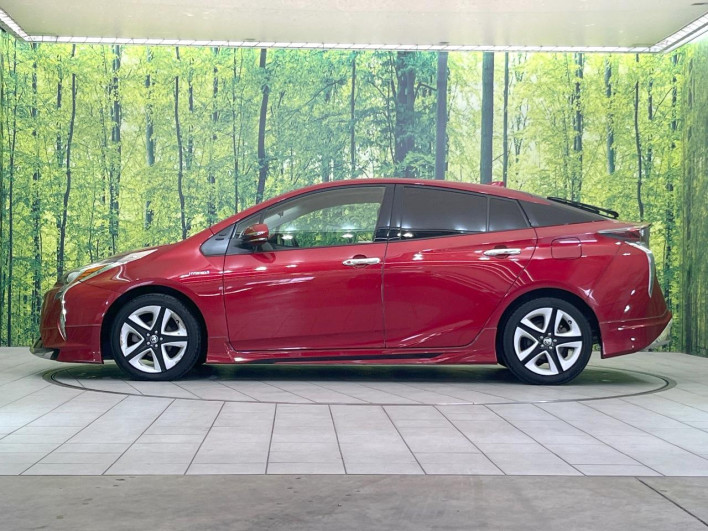 2017 Toyota Prius DAA-ZVW50 (UW-69f0223b81f7f)[11]
