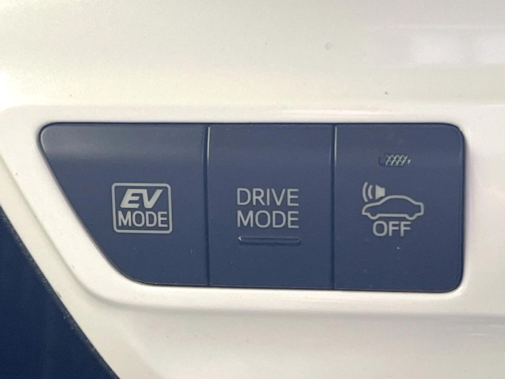 2017 Toyota Prius DAA-ZVW50 (UW-69f0223b81f7f)[24]
