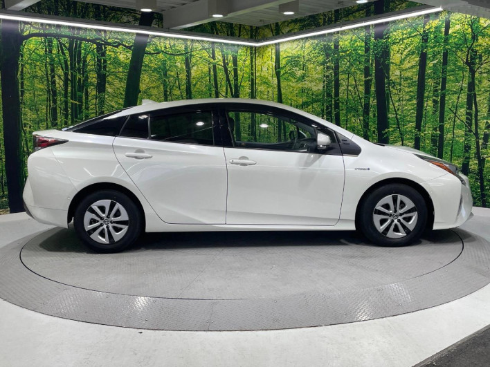 2016 Toyota Prius DAA-ZVW51 (UW-69f0223ce5299)[16]