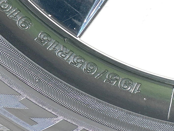 2018 Toyota Prius DAA-ZVW51 (UW-69f0223d3fc95)[14]