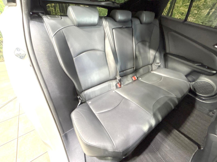 2018 Toyota Prius DAA-ZVW51 (UW-69f0223d3fc95)[5]