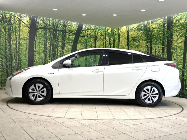 2018 Toyota Prius DAA-ZVW51 (UW-69f0223d3fc95)[24]