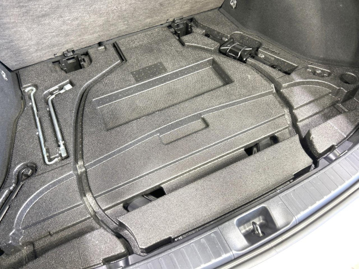 2018 Toyota Prius DAA-ZVW51 (UW-69f0223d3fc95)[28]