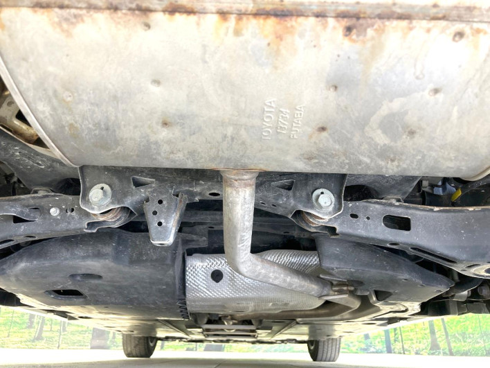 2018 Toyota Prius DAA-ZVW51 (UW-69f0223d3fc95)[29]