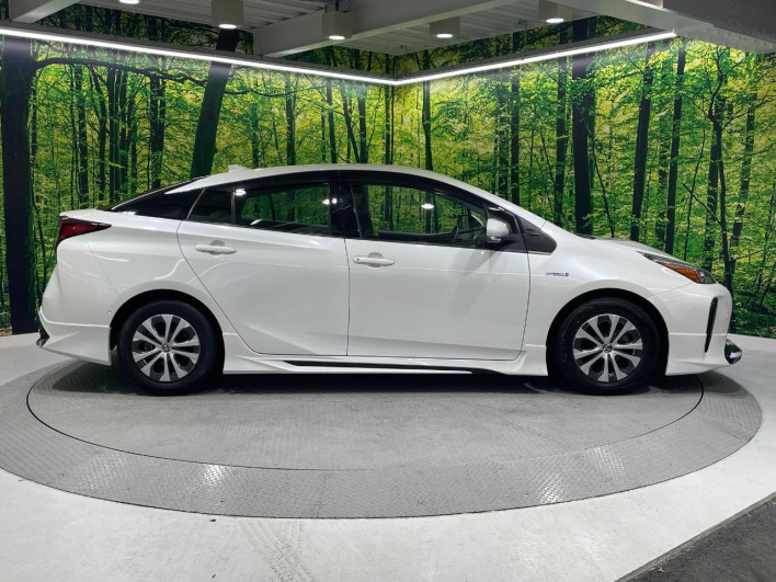 2019 Toyota Prius DAA-ZVW51 (UW-69f0223dbce24)[17]