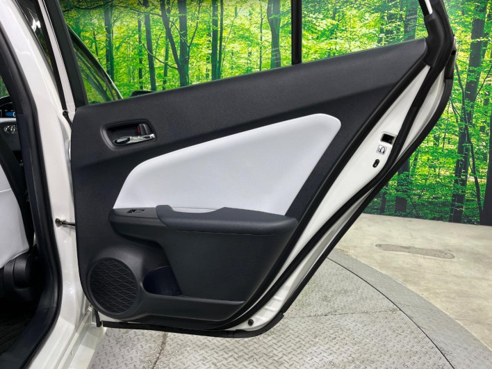 2019 Toyota Prius DAA-ZVW51 (UW-69f0223ec391d)[29]