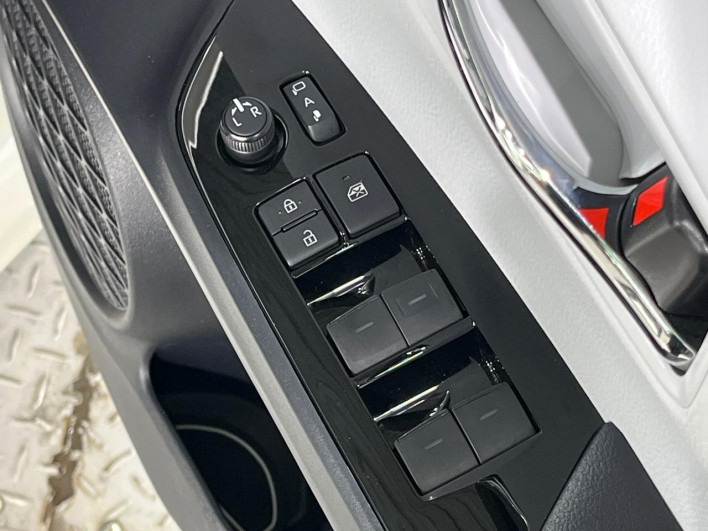 2019 Toyota Prius DAA-ZVW51 (UW-69f0223ec391d)[21]