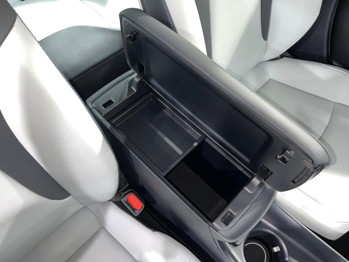 2019 Toyota Prius DAA-ZVW51 (UW-69f0223ec391d)[24]