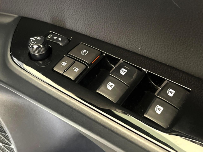 2017 Toyota Prius PHV DLA-ZVW52 (UW-69f0223eecf53)[28]