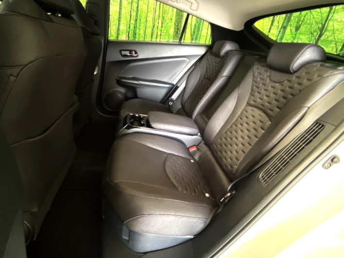 2017 Toyota Prius PHV DLA-ZVW52 (UW-69f0223eecf53)[7]