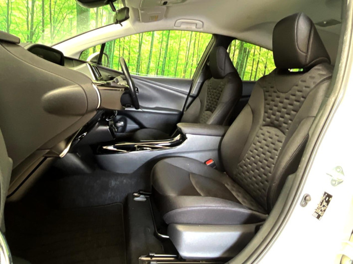 2017 Toyota Prius PHV DLA-ZVW52 (UW-69f0223eecf53)[6]