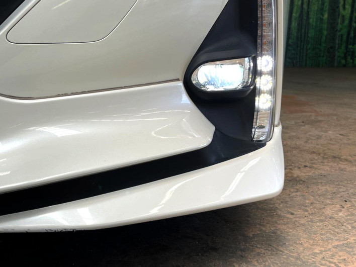 2017 Toyota Prius PHV DLA-ZVW52 (UW-69f0223eecf53)[11]