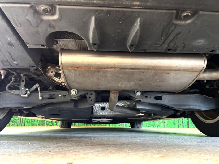 2017 Toyota Prius PHV DLA-ZVW52 (UW-69f0223eecf53)[18]