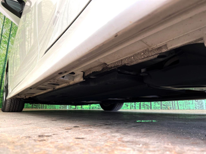 2017 Toyota Prius PHV DLA-ZVW52 (UW-69f0223eecf53)[19]