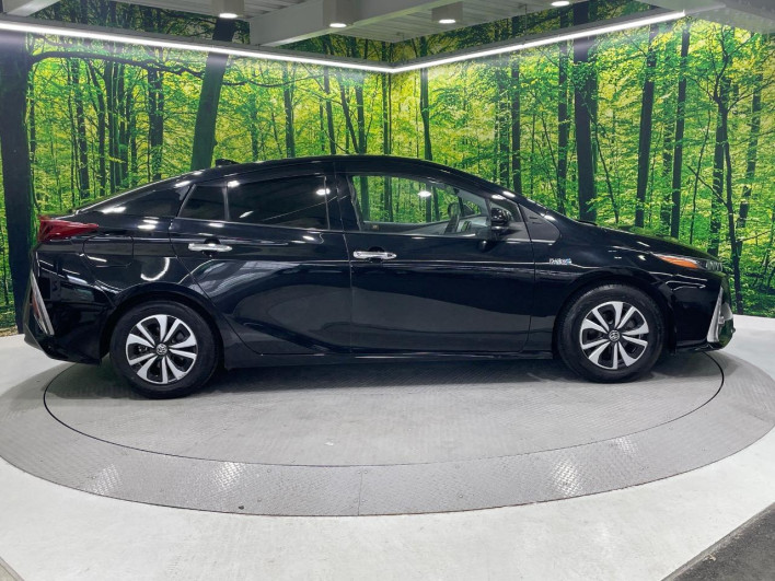 2018 Toyota Prius PHV DLA-ZVW52 (UW-69f0223f701f0)[17]