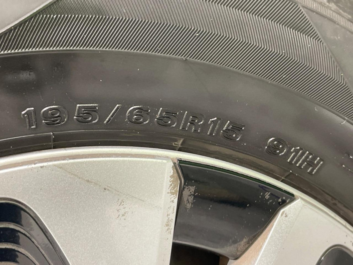 2018 Toyota Prius PHV DLA-ZVW52 (UW-69f0223f701f0)[9]