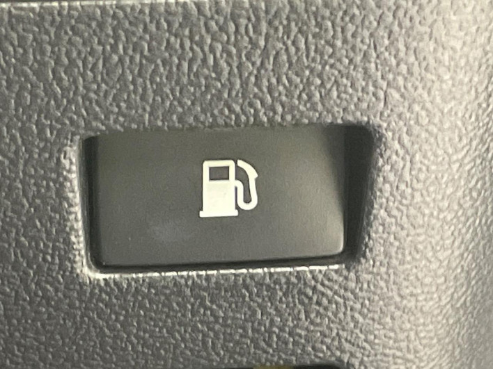 2018 Toyota Prius PHV DLA-ZVW52 (UW-69f0223f701f0)[25]