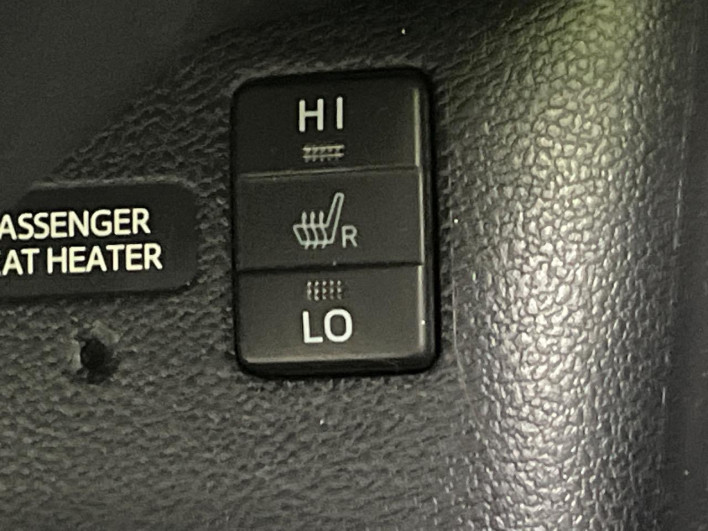 2018 Toyota Prius PHV DLA-ZVW52 (UW-69f0223f701f0)[27]