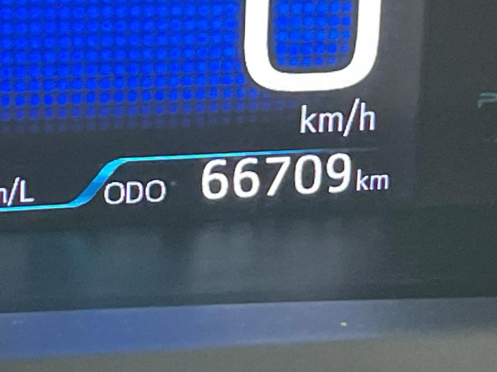 2018 Toyota Prius PHV DLA-ZVW52 (UW-69f0223f701f0)[2]