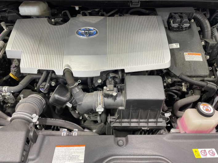 2018 Toyota Prius PHV DLA-ZVW52 (UW-69f0223f701f0)[4]