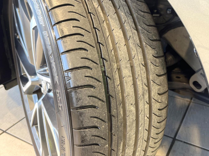 2018 Toyota Corolla Sport 6AA-ZWE211H (UW-69f0223fc7cc9)[24]