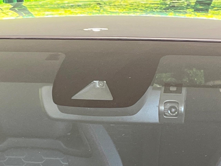 2018 Toyota Corolla Sport 6AA-ZWE211H (UW-69f0223fc7cc9)[8]