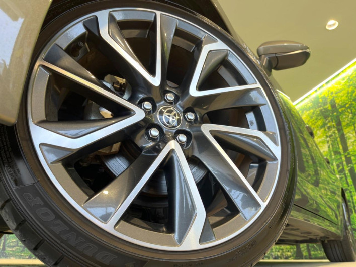 2018 Toyota Corolla Sport 6AA-ZWE211H (UW-69f0223fc7cc9)[22]